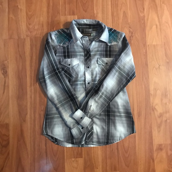 Women’s Roper Flannel- Small - Picture 4 of 6